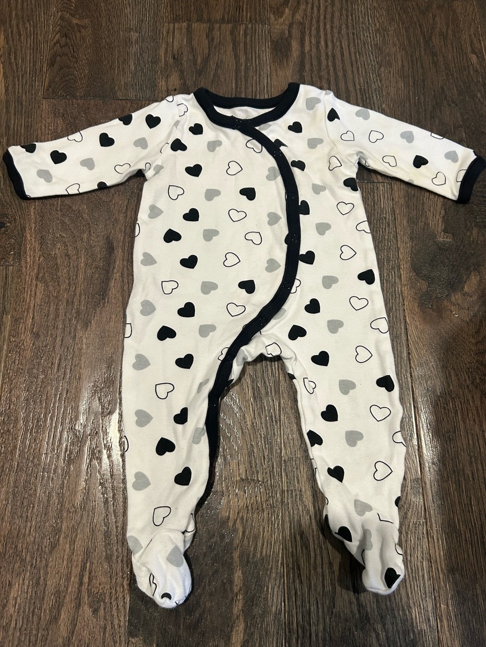 Sterling Baby White Heart Print One-Piece Sleeper 3 months